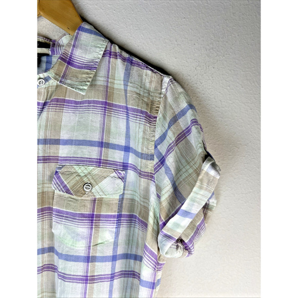 Eddie Bauer Shirt Women's Medium Blue Short Sleeve shaped fit button up pockets - Picture 2 of 11